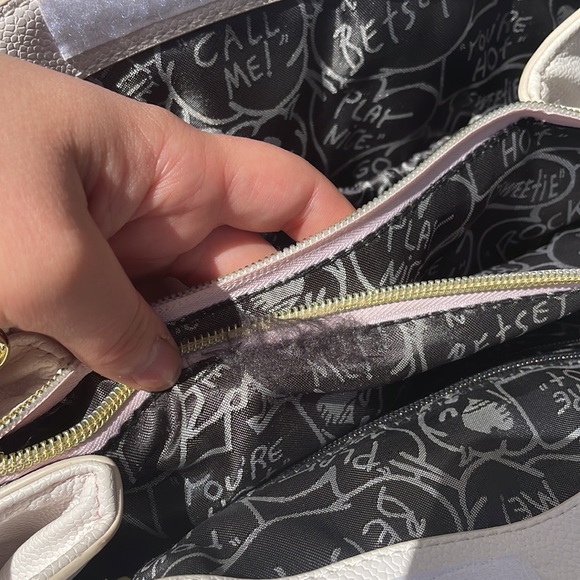 Unique Betsey Johnson Baby Pink Flower Purse - Picture 11 of 16